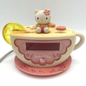 Hello Kitty Vintage Cup-Shaped Digital Clock Radio with AM/FM Alarm KT2055